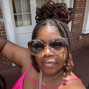 Meet your Posher, Shavon